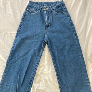women’s blue jeans